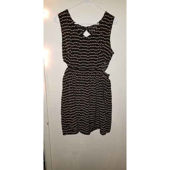 Black and pink sleeveless side cutout dress - Picture 1 of 4